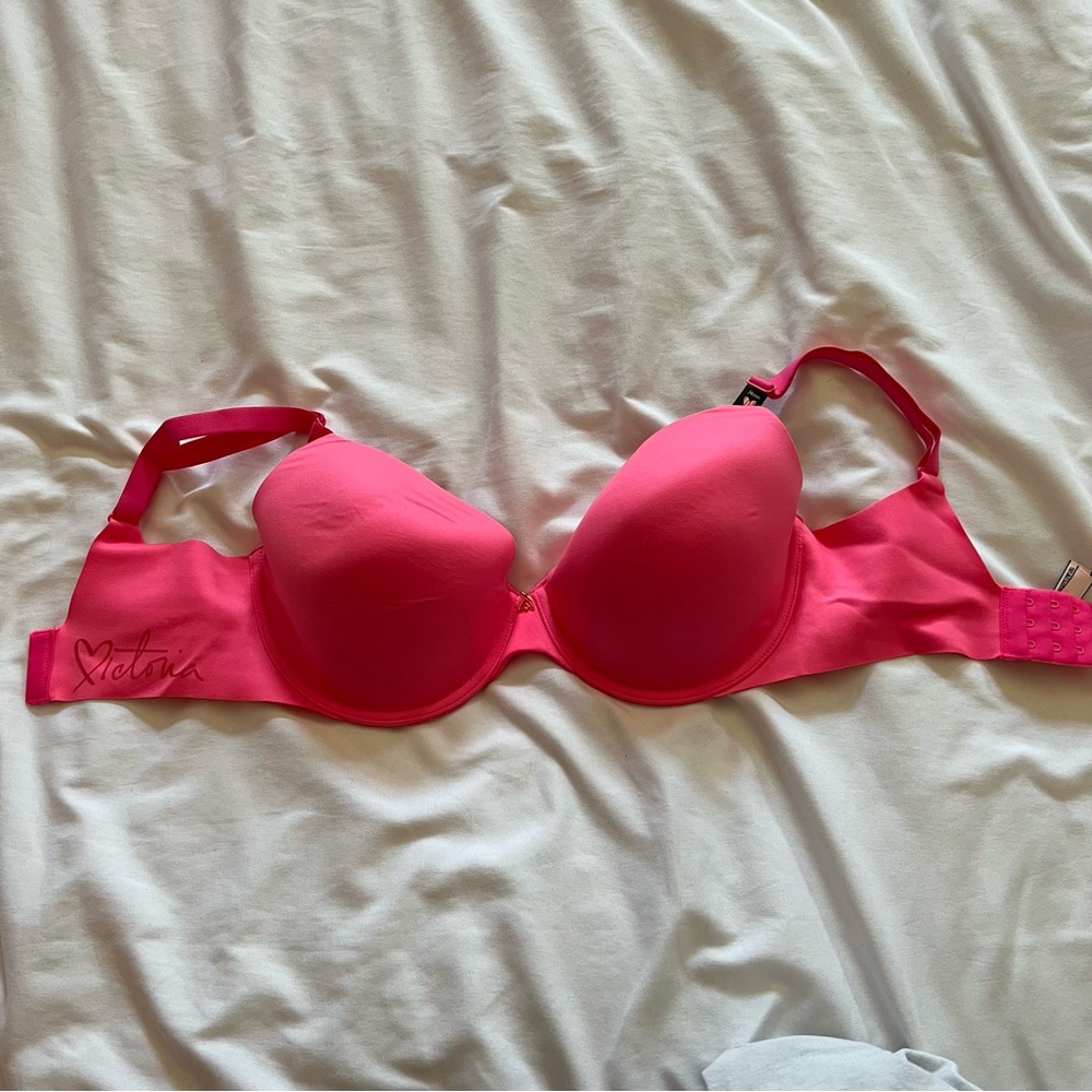 Victoria’s Secret Demi/Semi lined bra 34DDD NWT